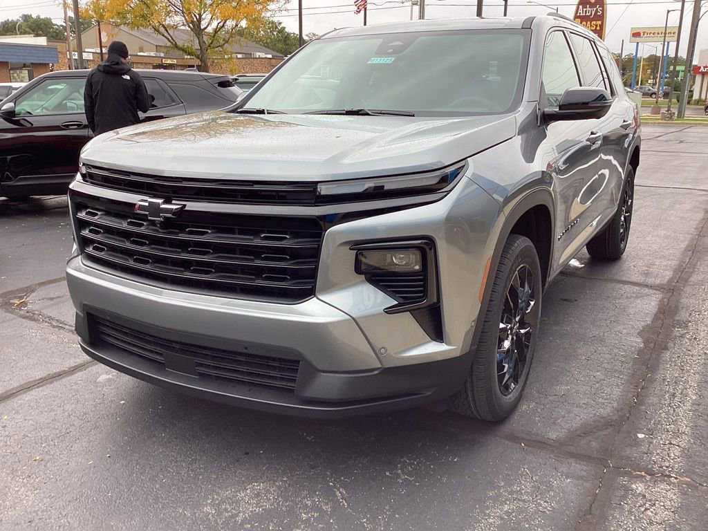 New 2026 Chevrolet Traverse LT image 2