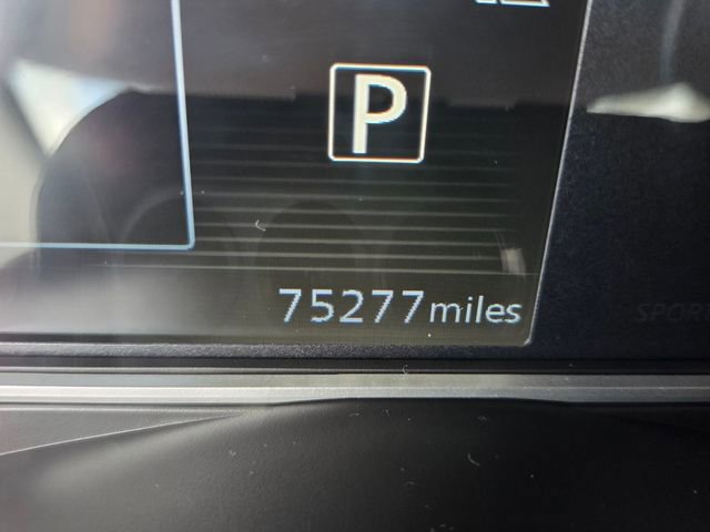 Used 2022 Nissan Versa SV image 31