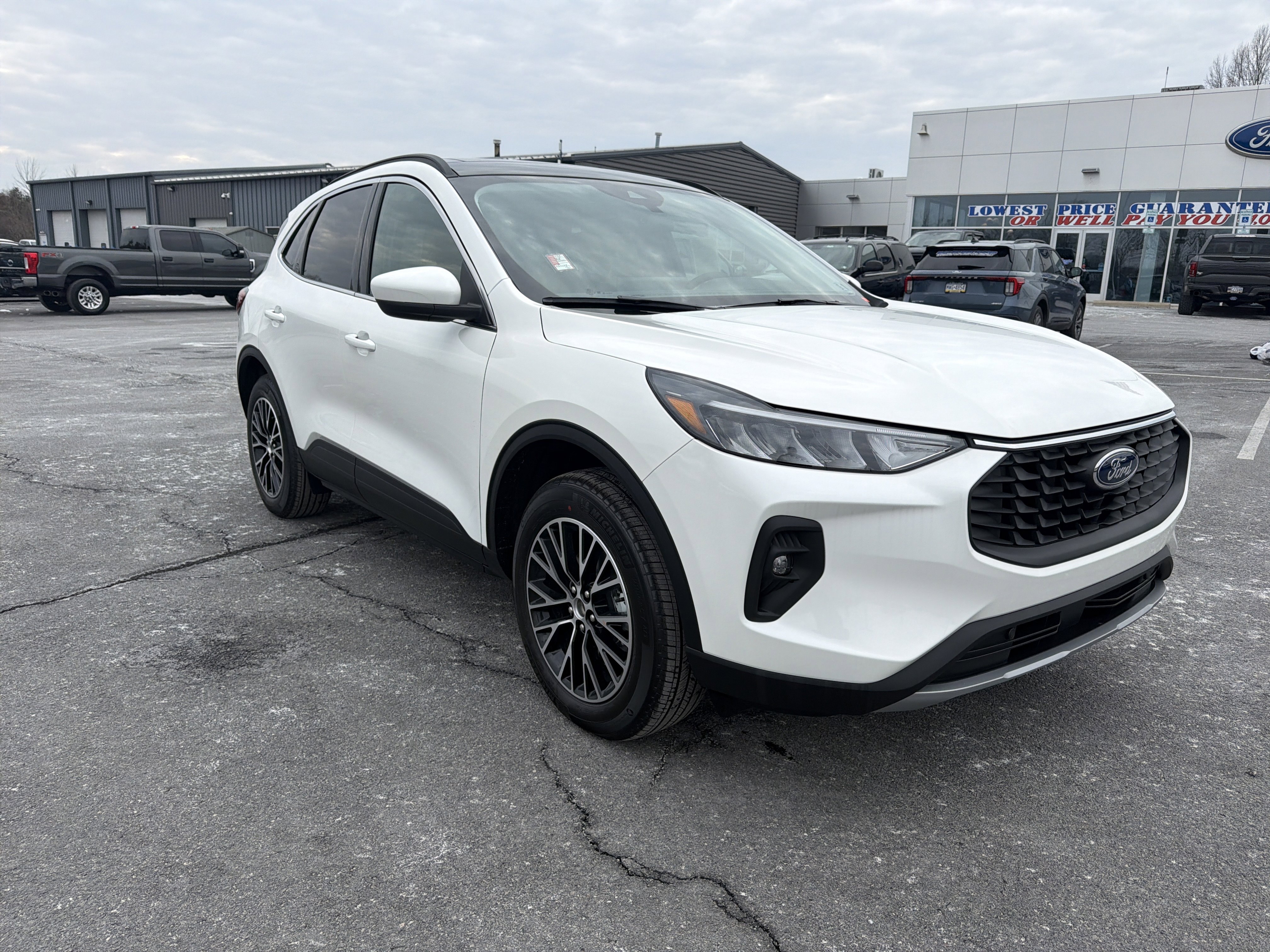 New 2026 Ford Escape SE