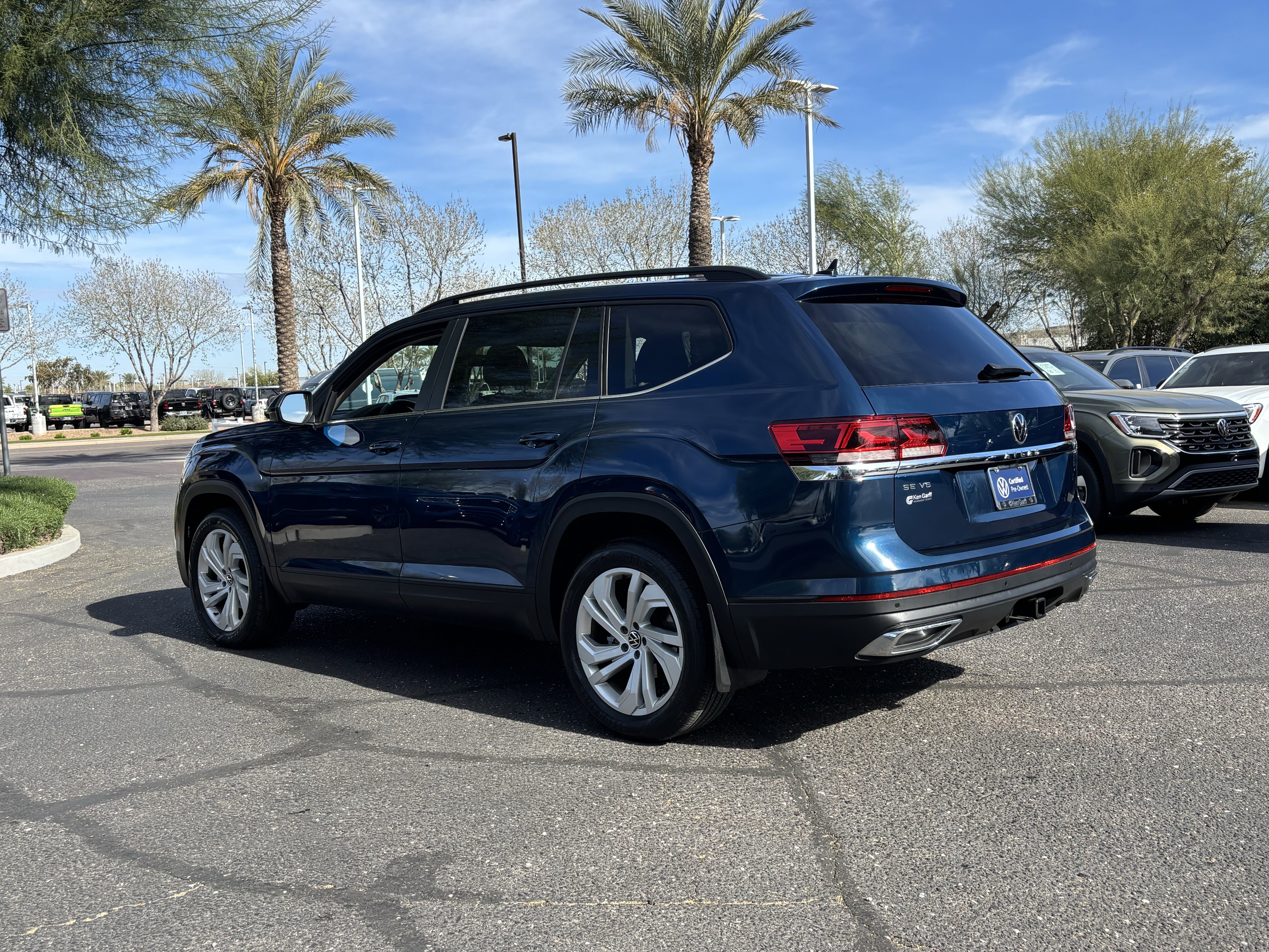 Used 2022 Volkswagen Atlas SE w/ Panoramic Sunroof Package image 3