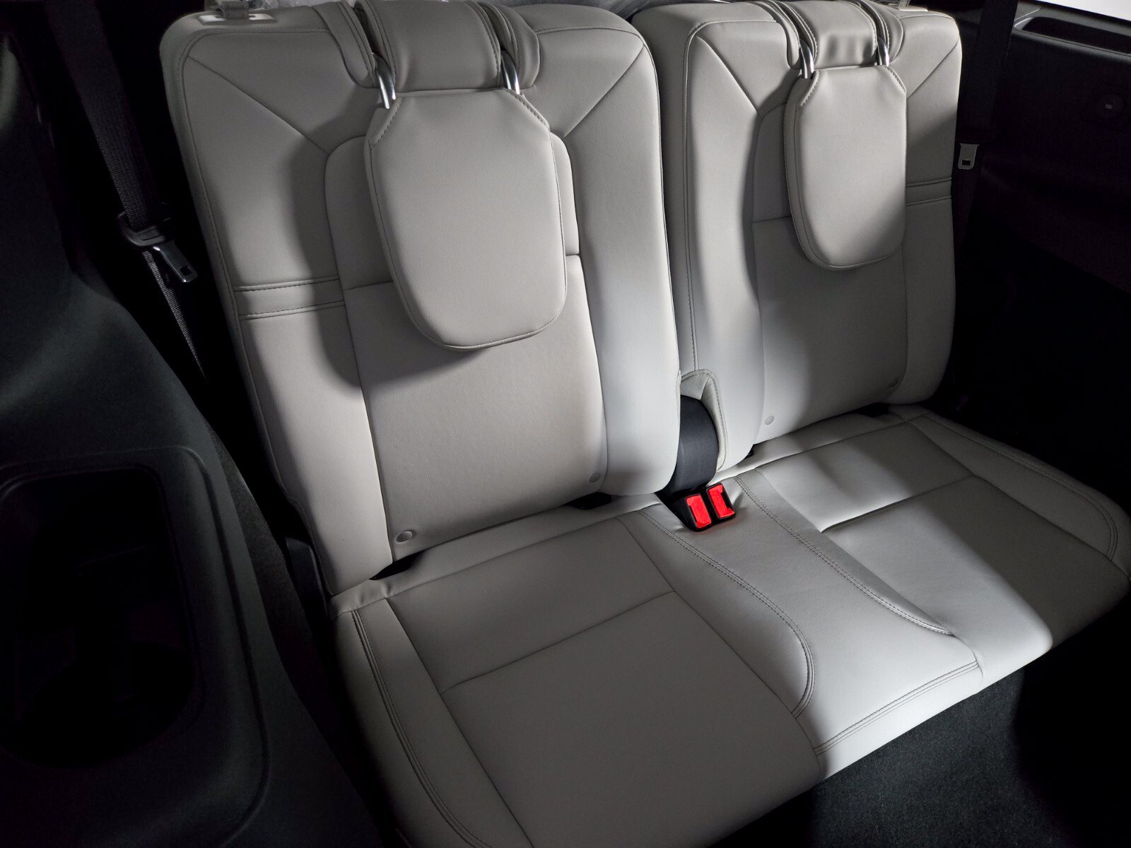 New 2026 Lincoln Aviator AWD w/ Jet Appearance Package image 20