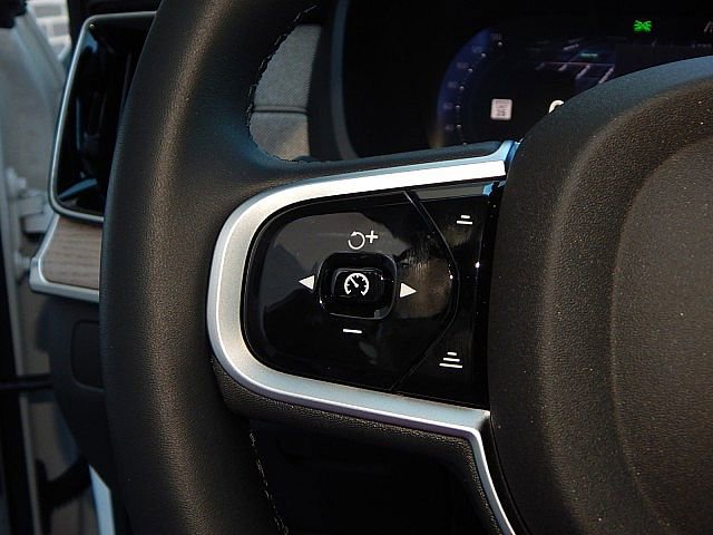 Certified 2026 Volvo XC90 B6 Ultra image 31