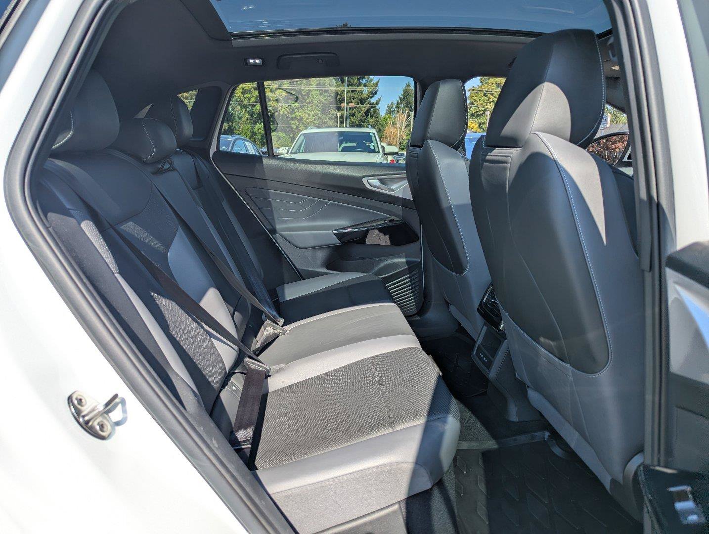 Used 2023 Volkswagen ID.4 Pro S AWD/4WD image 33