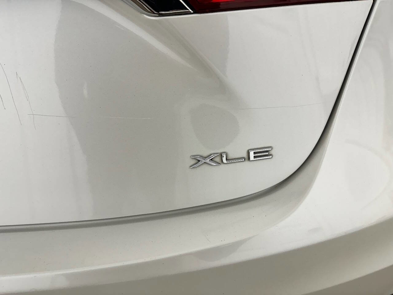 Used 2018 Toyota Avalon XLE image 28