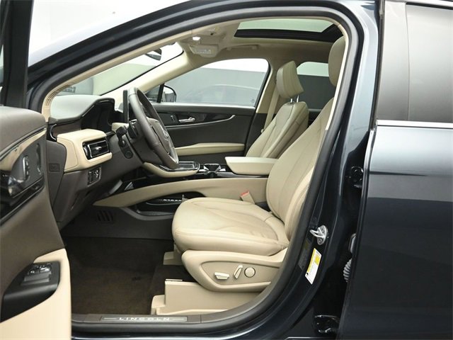 Certified 2023 Lincoln Nautilus Reserve w/ Equipment Group 201A image 10