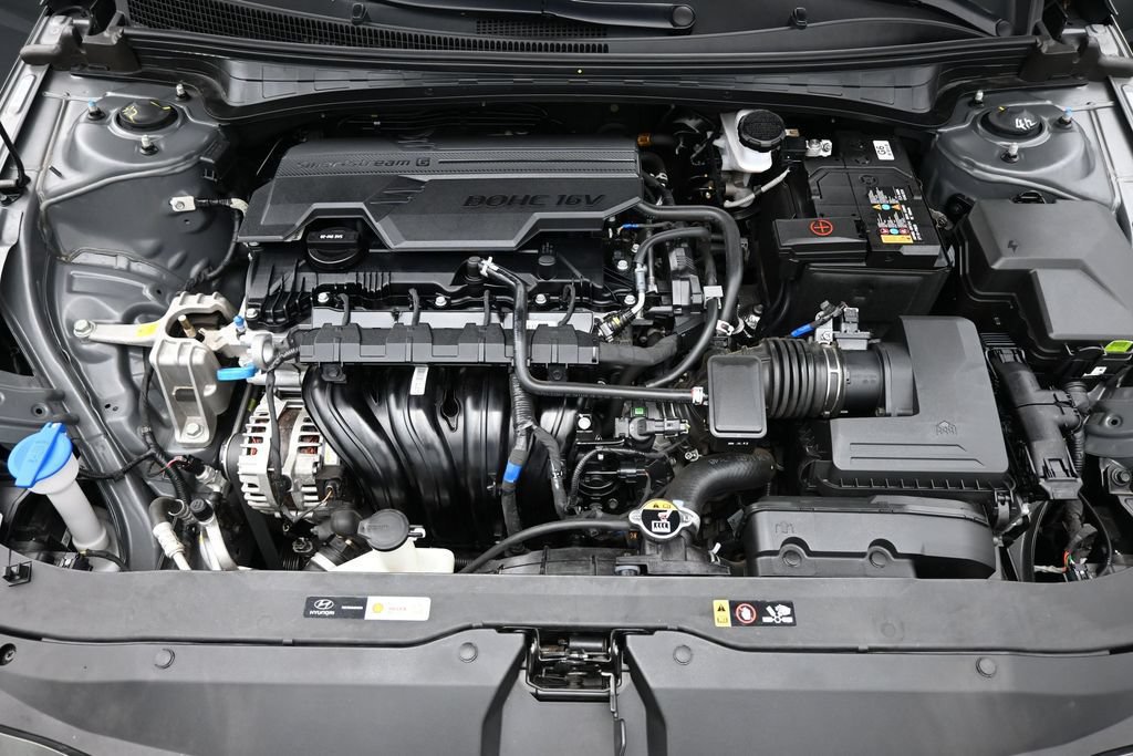 Used 2025 Hyundai Elantra SEL FWD image 15