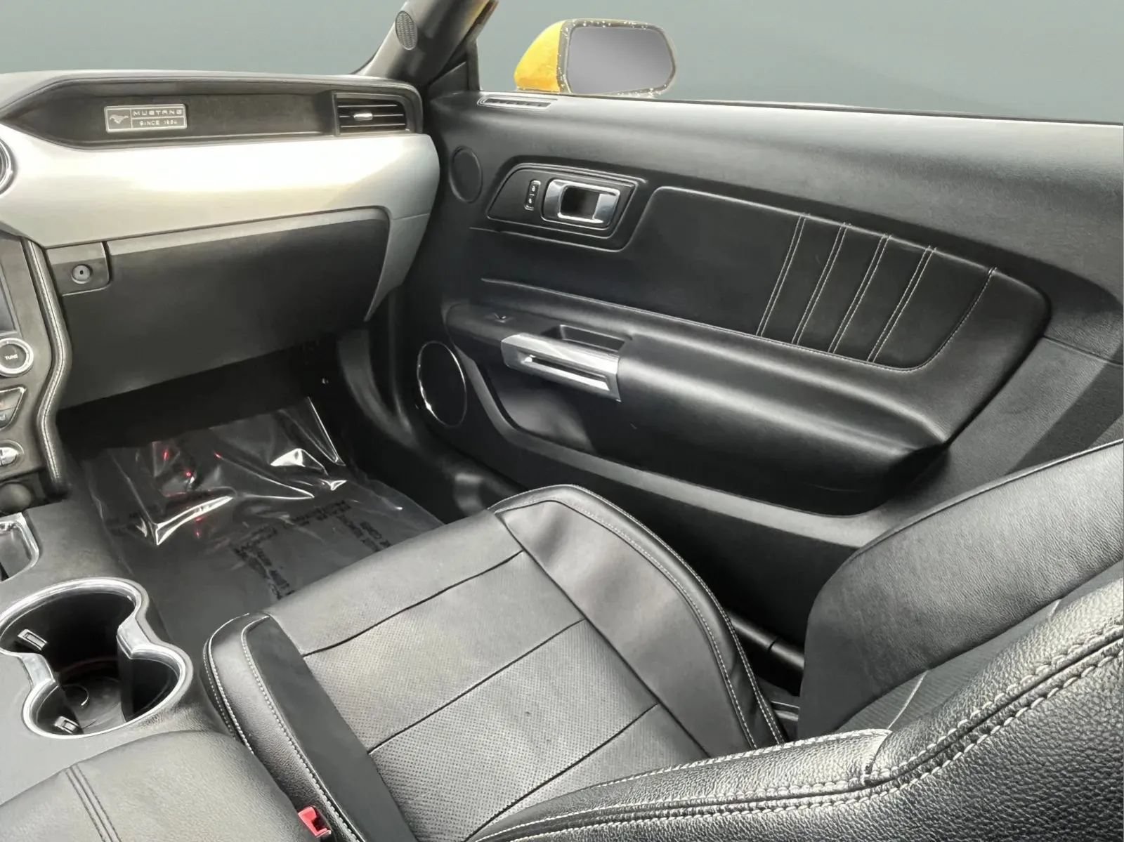 Used 2016 Ford Mustang Premium w/ Equipment Group 201A RWD image 18