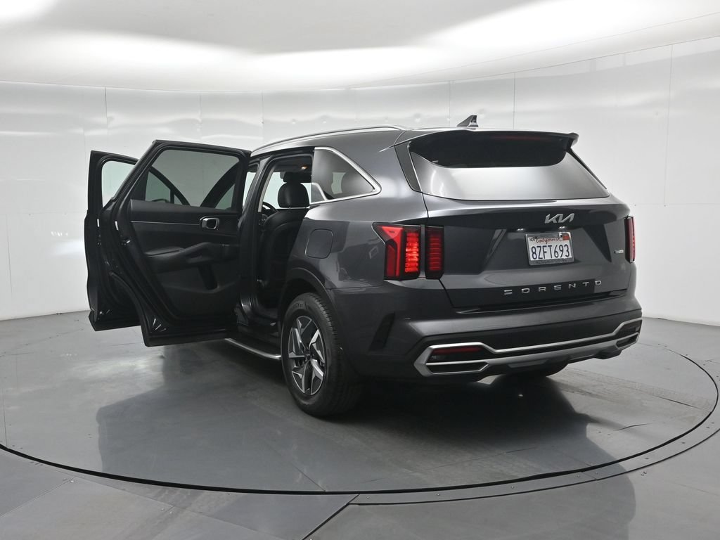 Used 2022 Kia Sorento EX FWD image 34