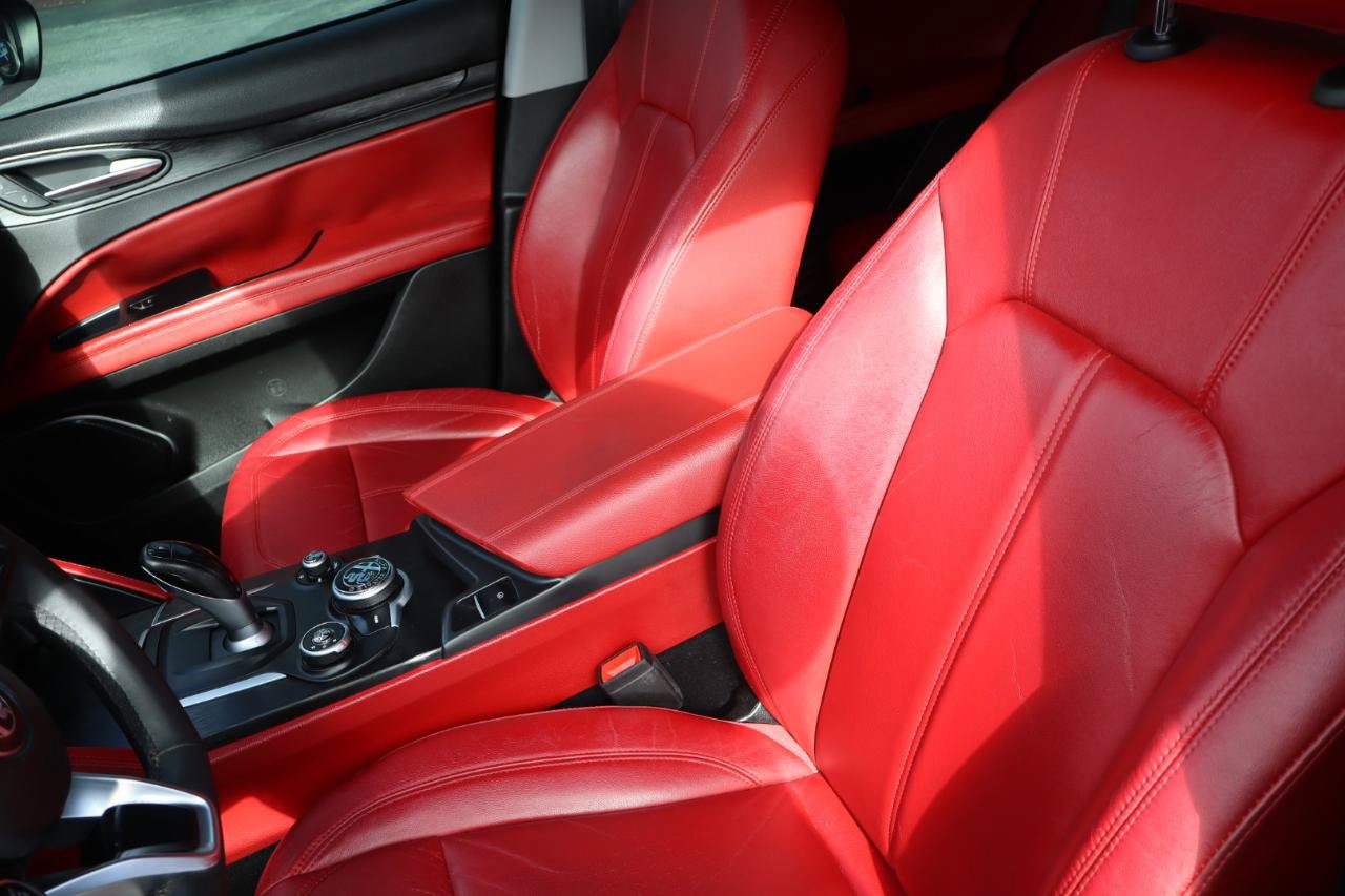 Used 2018 Alfa Romeo Stelvio AWD image 13