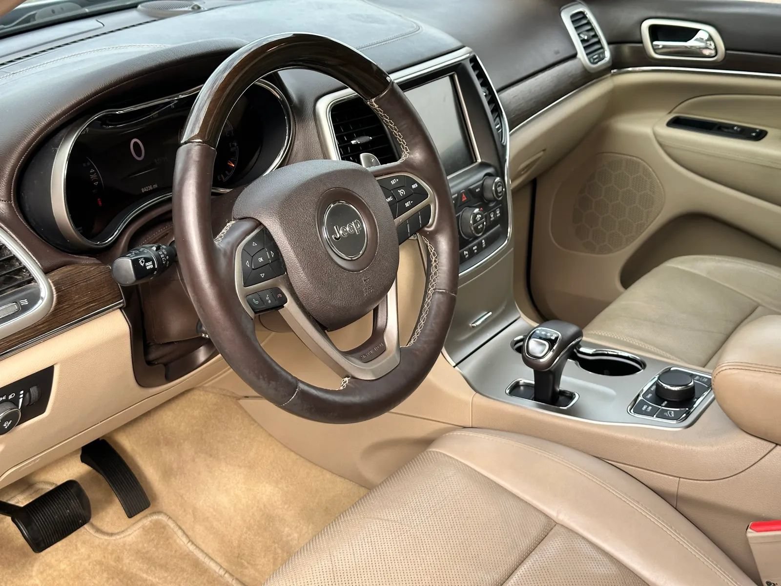 Used 2015 Jeep Grand Cherokee Overland AWD/4WD image 10
