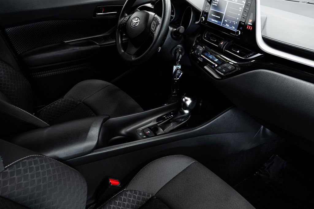 Used 2021 Toyota C-HR LE FWD image 29