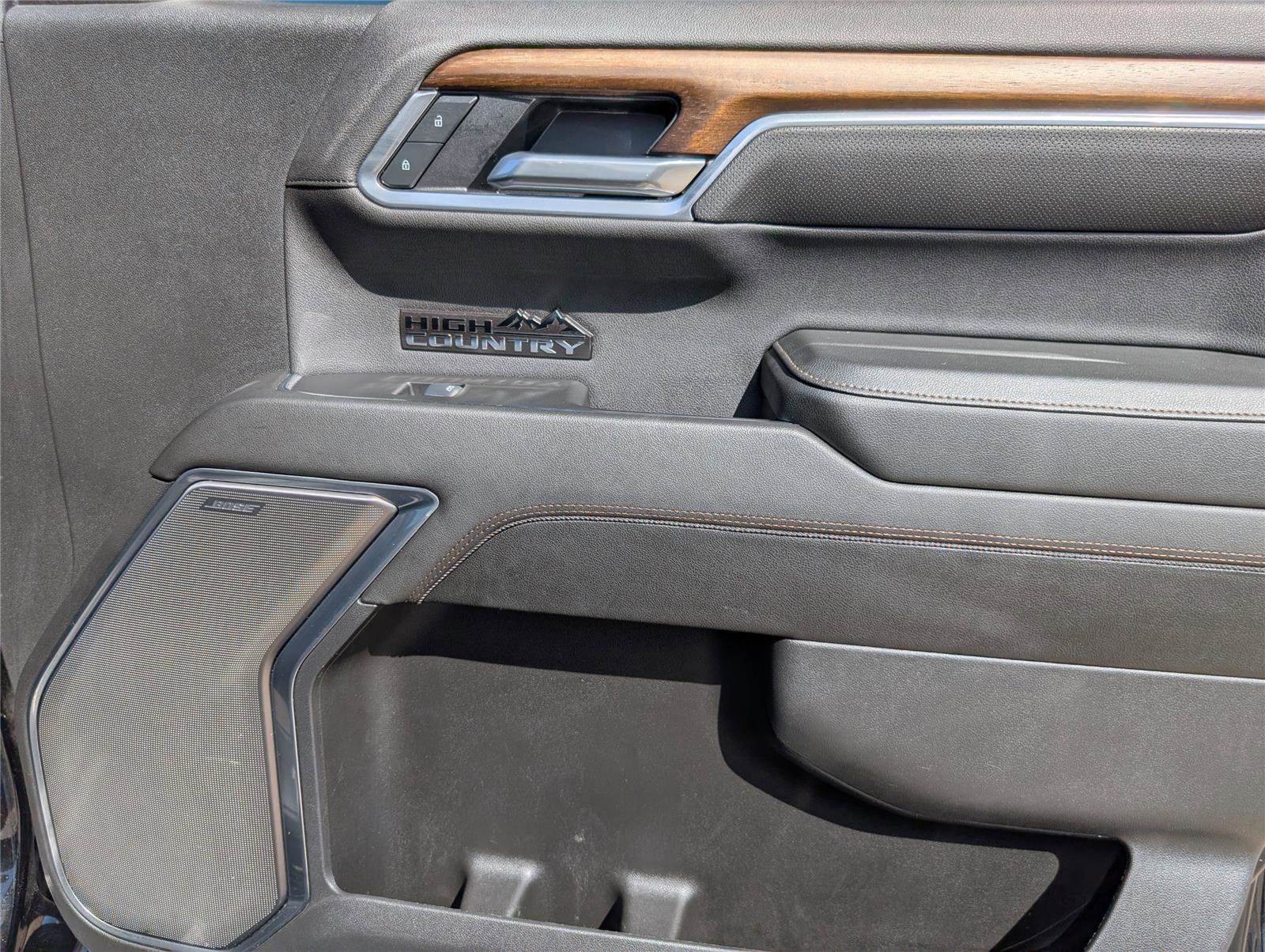 Used 2025 Chevrolet Silverado 1500 High Country w/ Technology Package AWD/4WD image 40