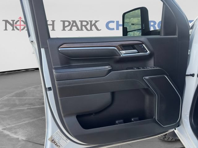 Used 2024 Chevrolet Silverado 2500 LT AWD/4WD image 10