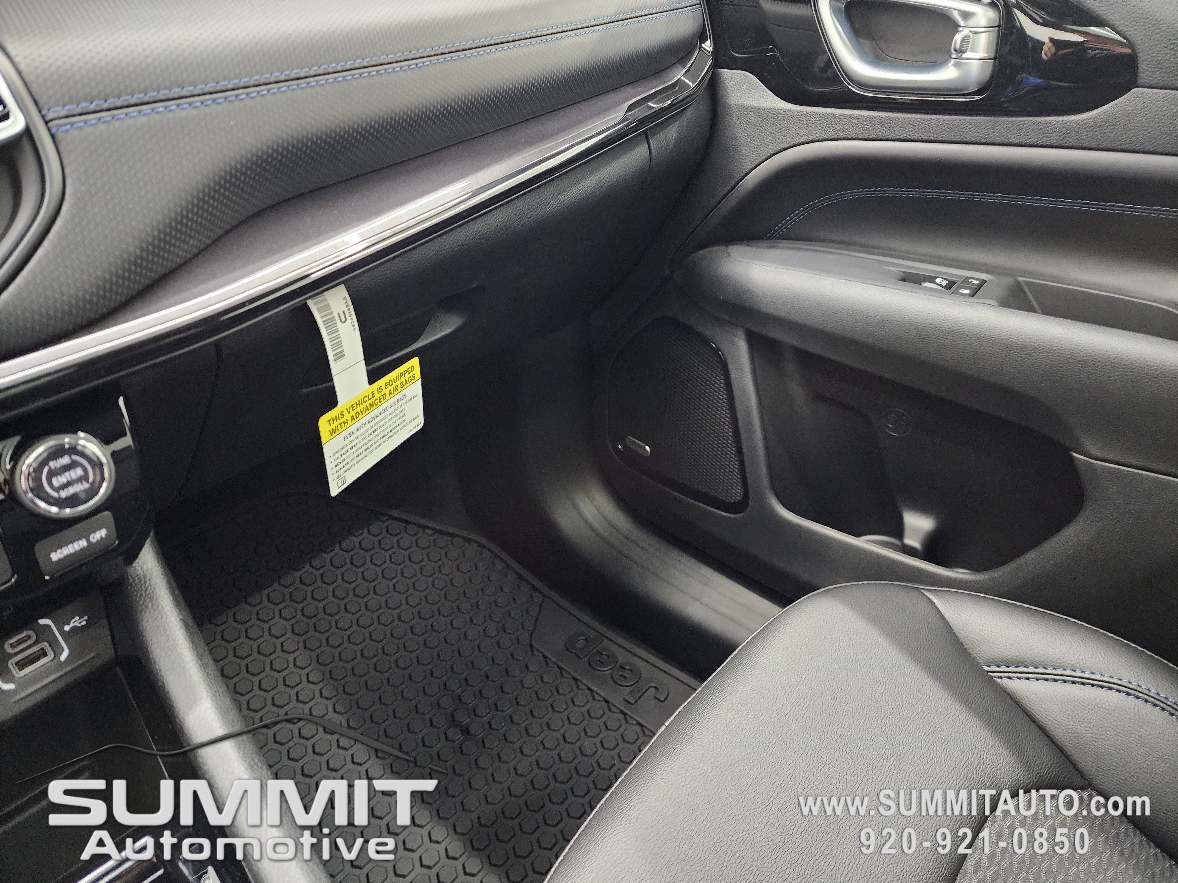 New 2026 Jeep Compass Latitude w/ Sun and Sound Group AWD/4WD image 12