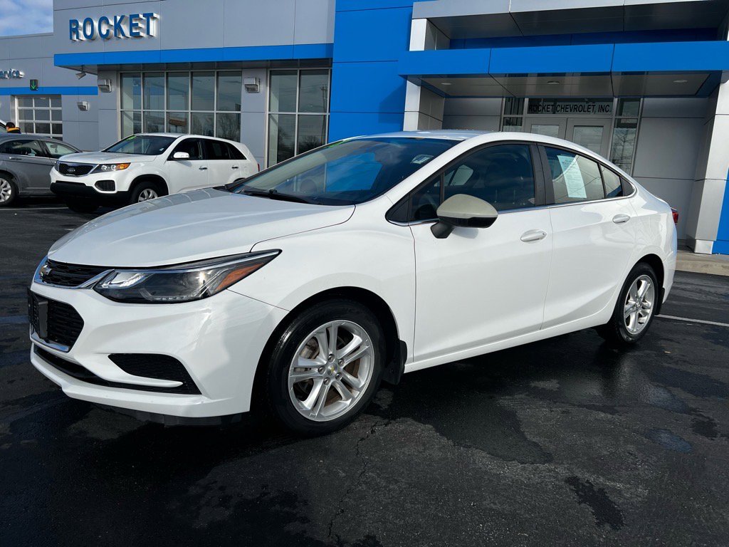 Used 2018 Chevrolet Cruze LT w/ Convenience Package image 1