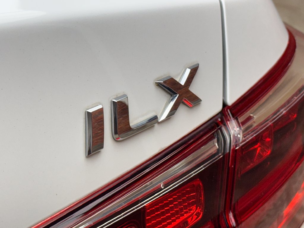 Used 2016 Acura ILX FWD image 5