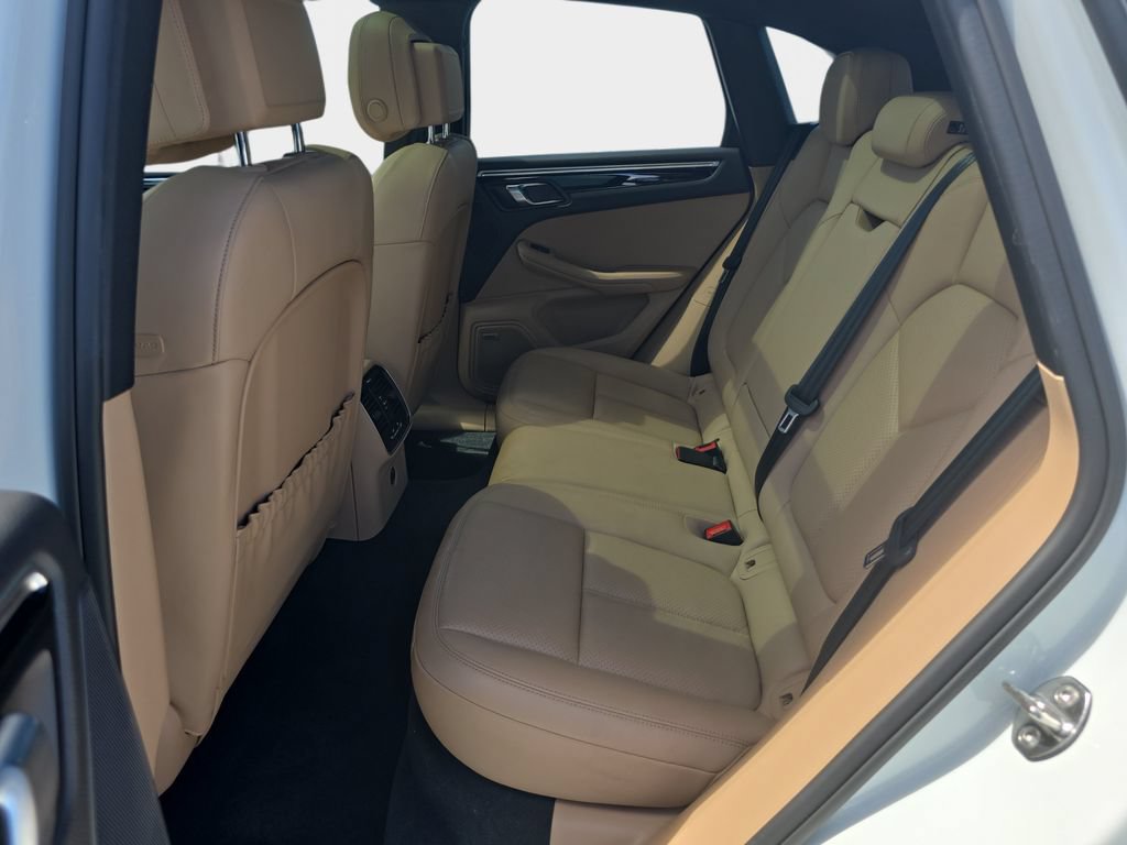 Used 2019 Porsche Macan AWD/4WD image 28