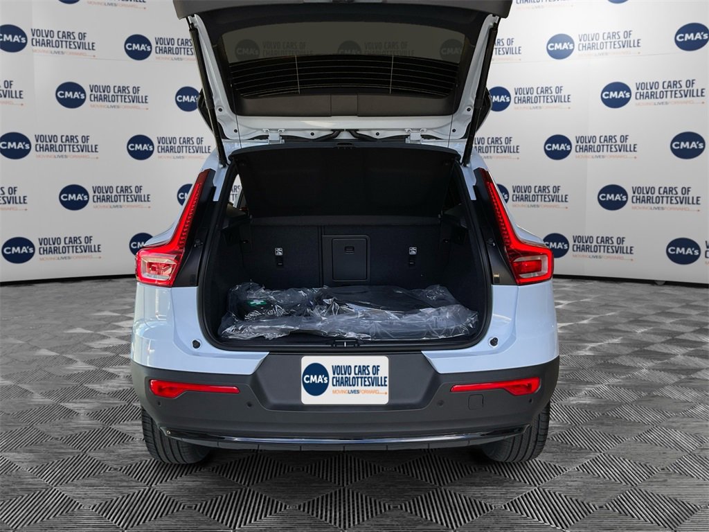 New 2026 Volvo XC40 B5 Plus w/ Protection Package Premier image 11
