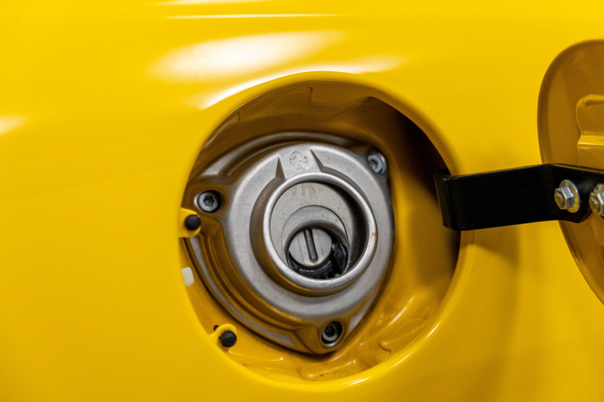 Used 2010 Ferrari 458 Italia Coupe RWD image 23