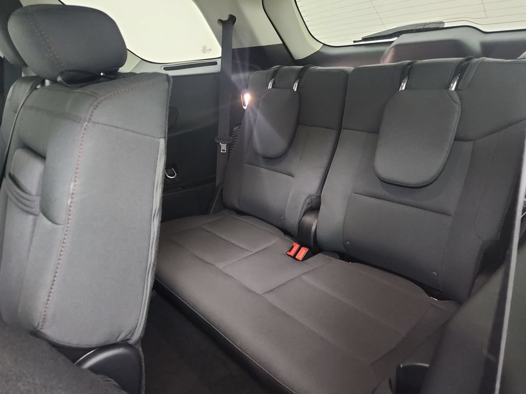 Used 2025 Ford Explorer Active AWD/4WD image 34