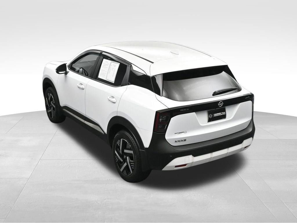 Used 2025 Nissan Kicks SV FWD image 20