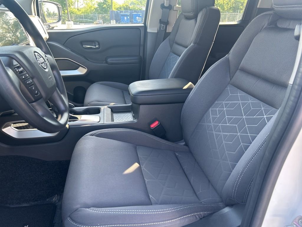 Certified 2025 Nissan Frontier SV image 12