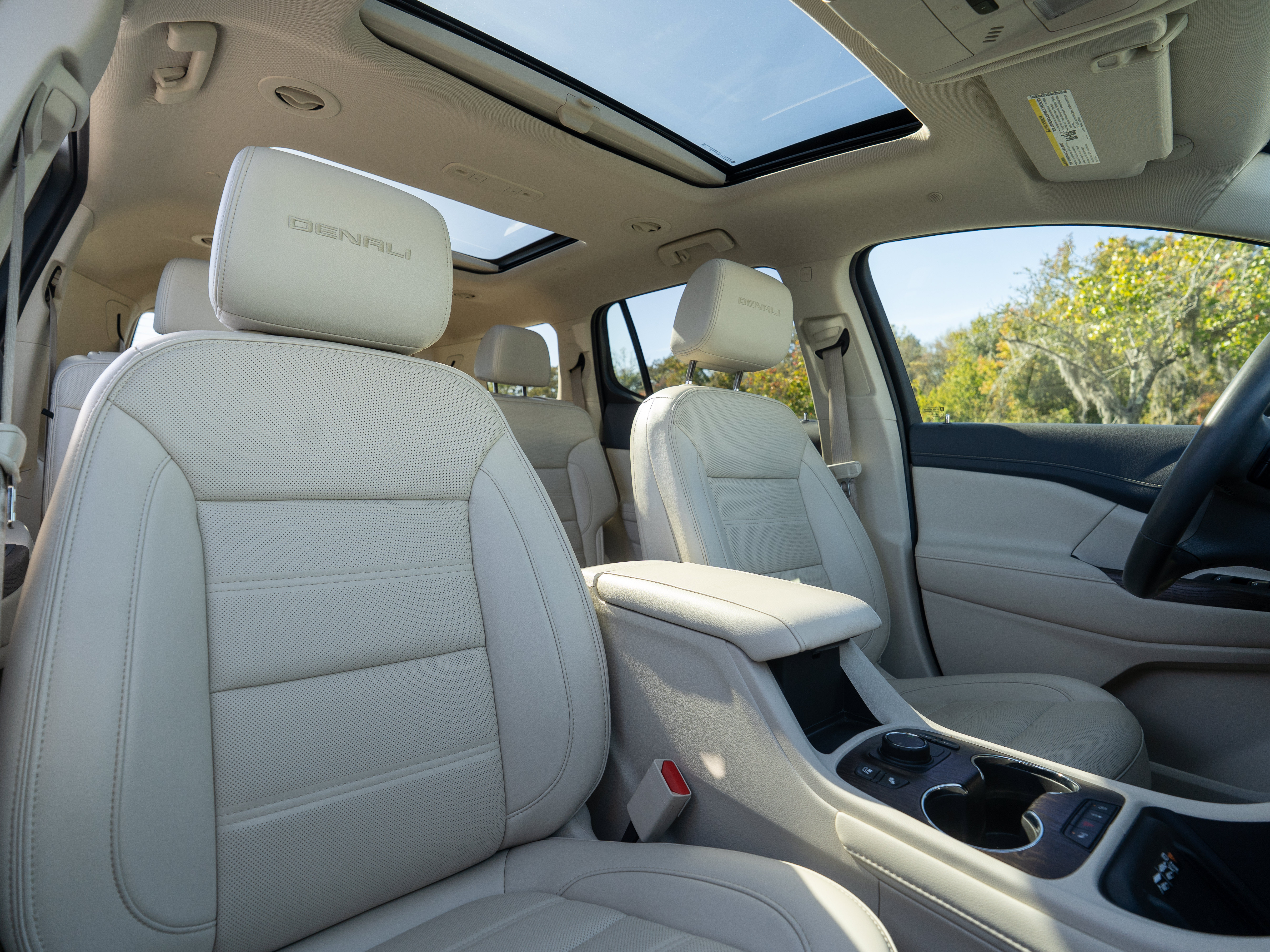 Used 2023 GMC Acadia Denali w/ Denali Ultimate Package FWD image 12