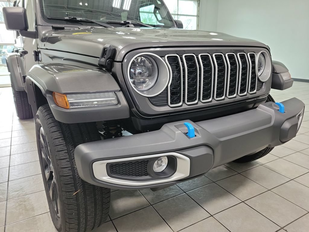 Used 2024 Jeep Wrangler Unlimited Sahara AWD/4WD image 27
