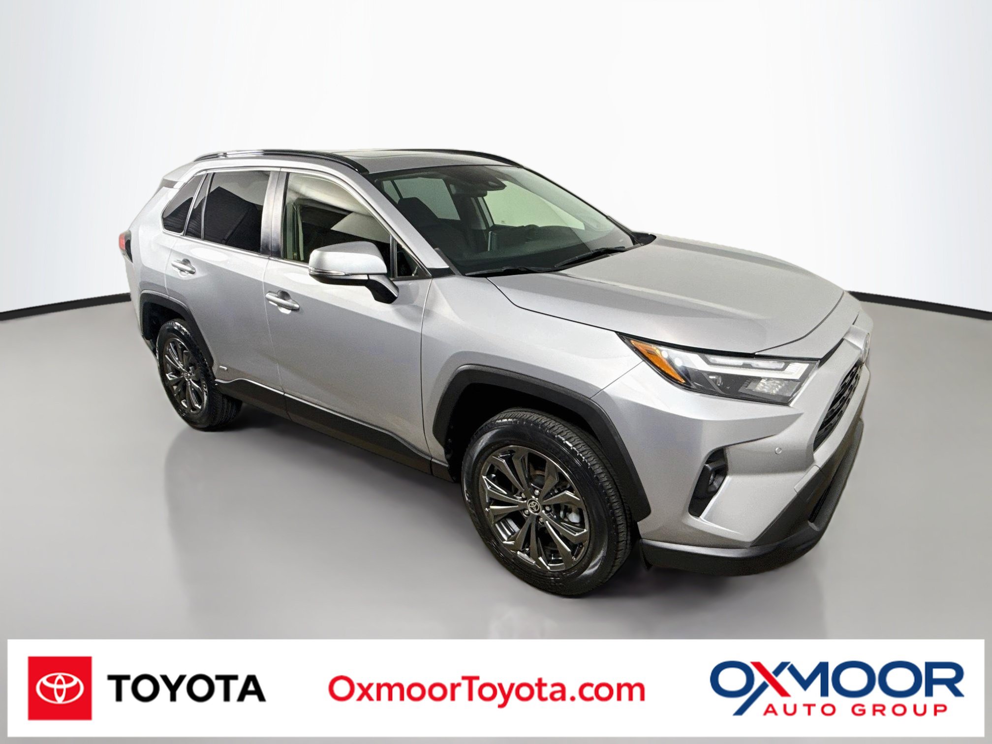 Certified 2022 Toyota RAV4 XLE Premium AWD/4WD image 1
