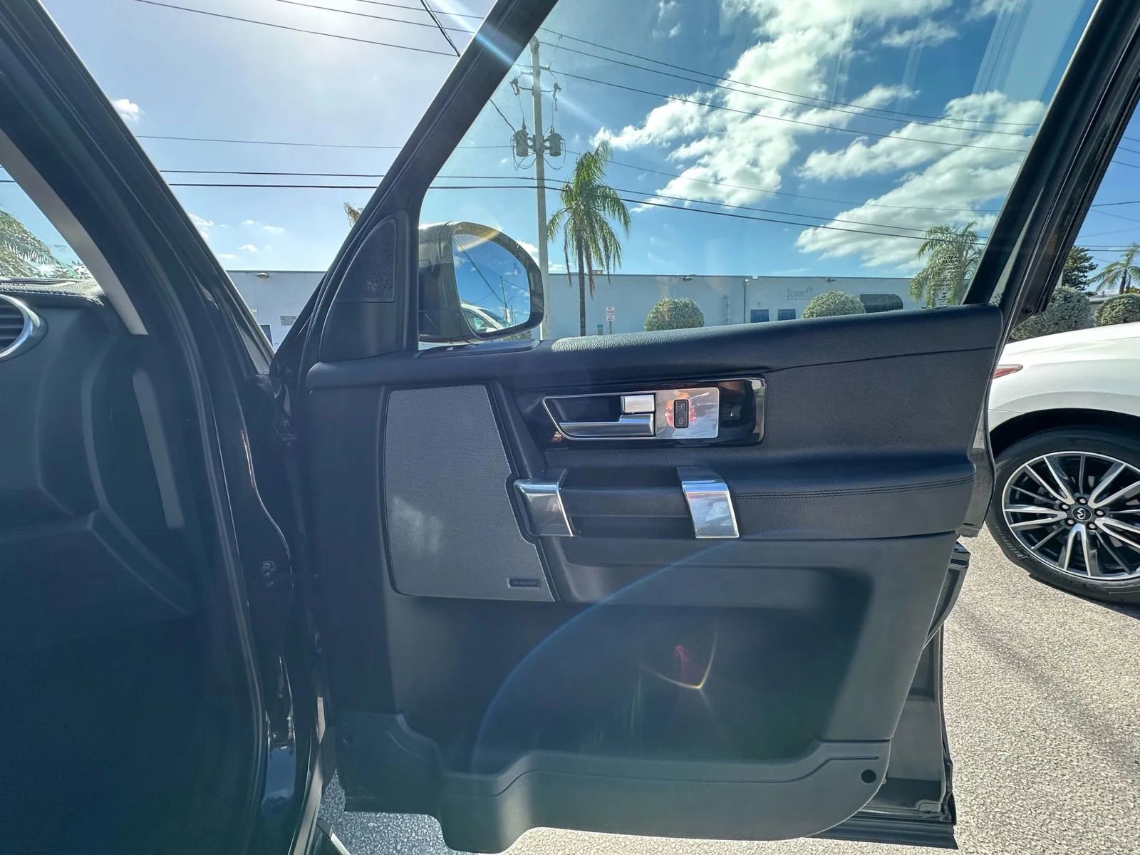 Used 2016 Land Rover LR4 HSE Silver Edition image 12