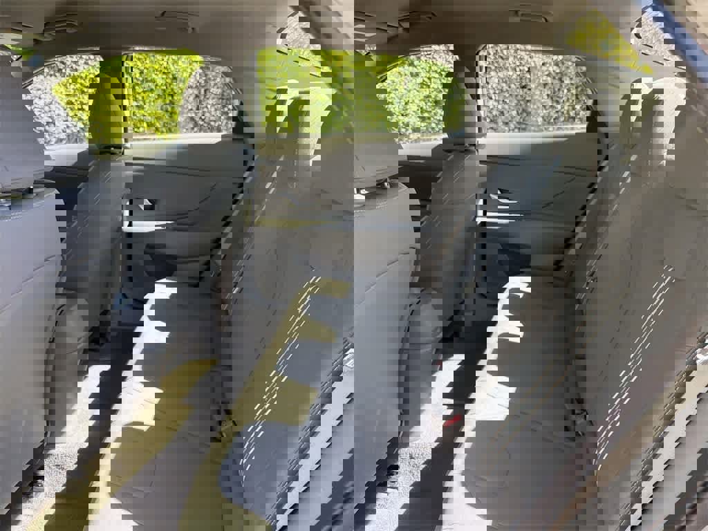 Used 2023 Hyundai Elantra SEL w/ Cargo Package image 28