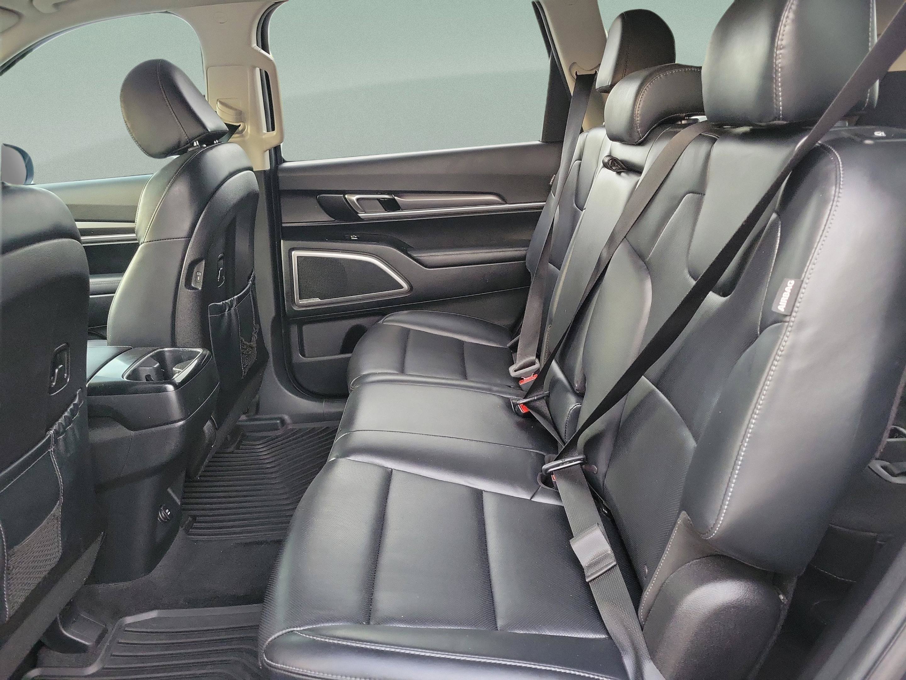 Used 2023 Kia Telluride LX FWD image 29