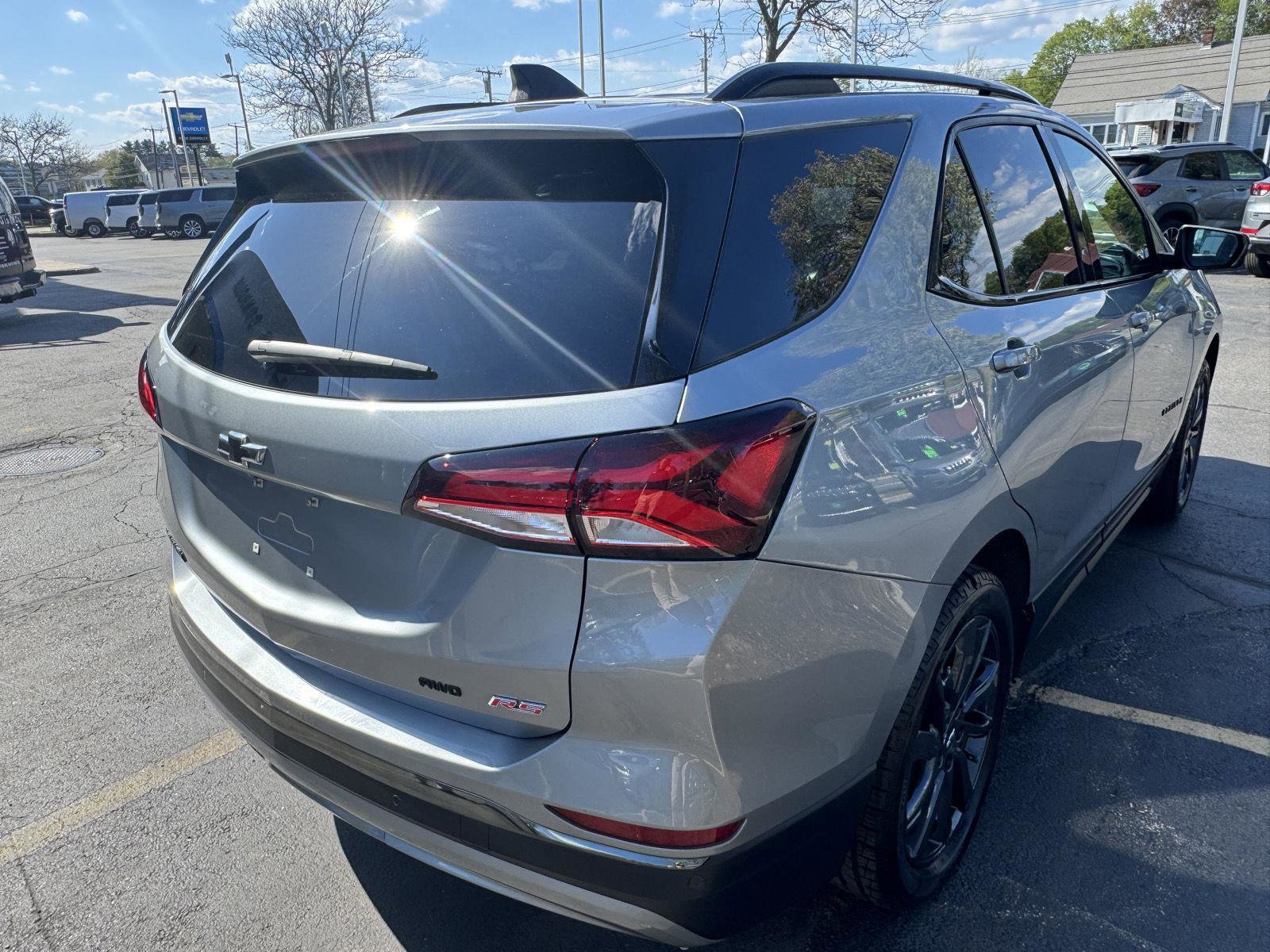 Certified 2023 Chevrolet Equinox RS w/ RS Leather Package AWD/4WD image 6