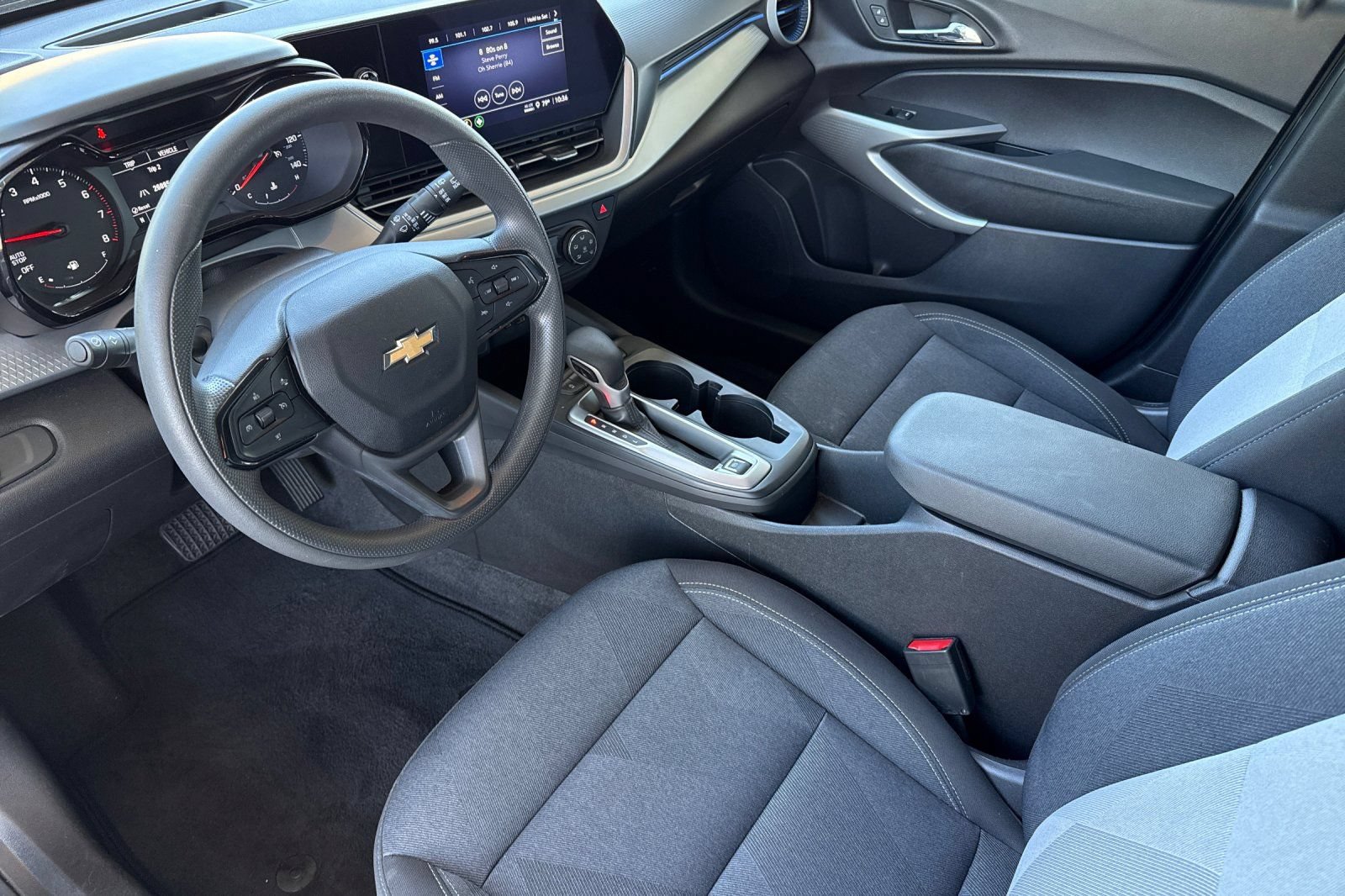 Used 2025 Chevrolet Trax LS FWD image 5