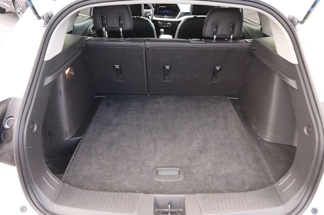 Used 2025 Chevrolet Trax LT w/ LT Convenience Package FWD image 7