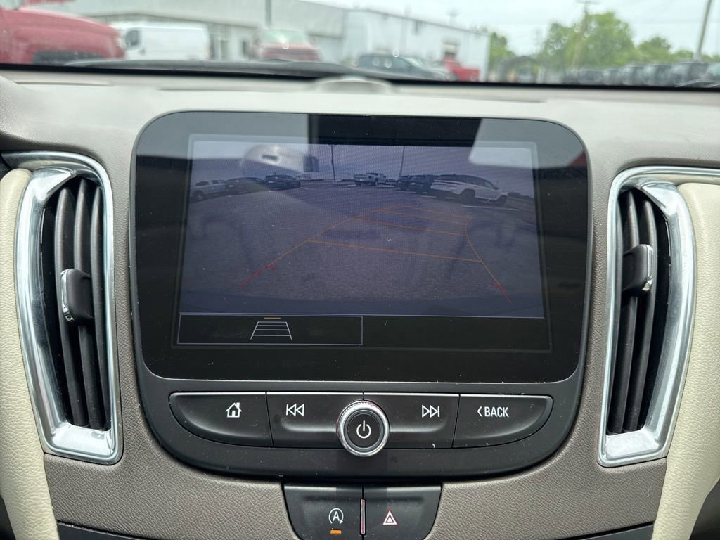 Used 2021 Chevrolet Malibu LT w/ Leather Package FWD image 15