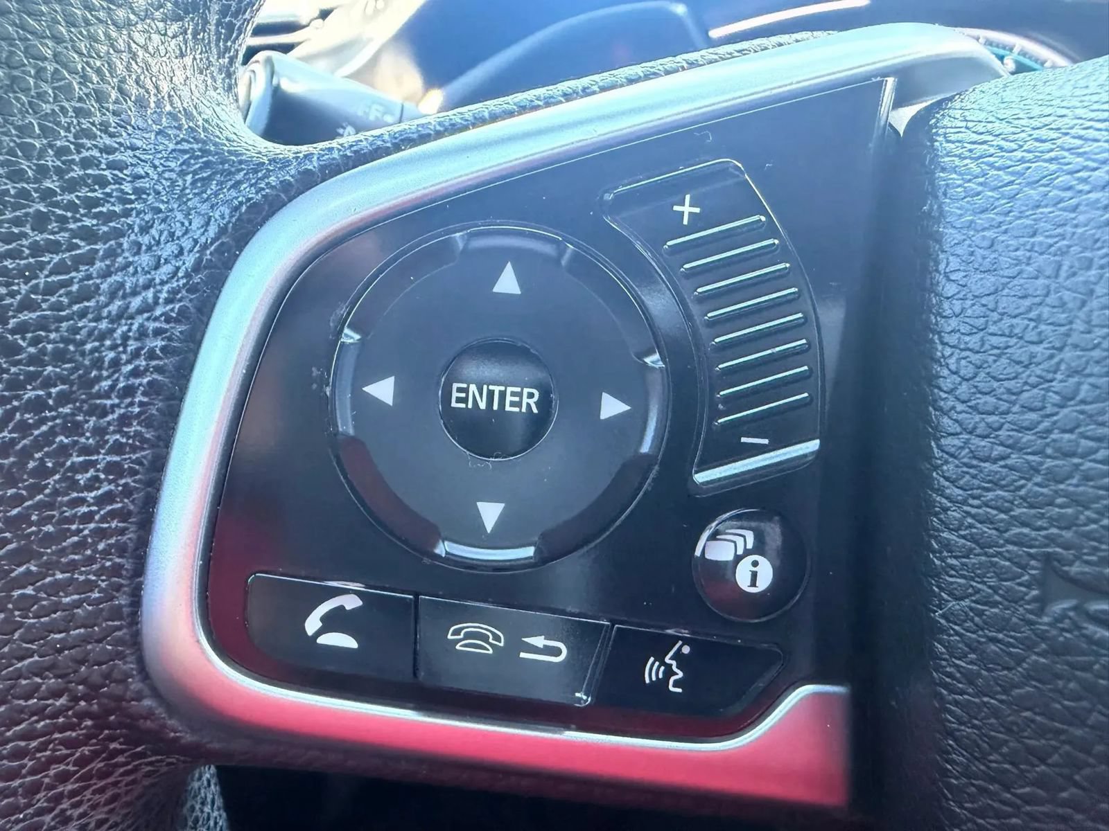 Used 2017 Honda Civic EX-T image 11