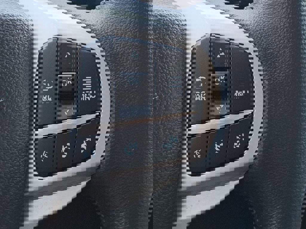 Used 2023 Ford Explorer XLT image 21