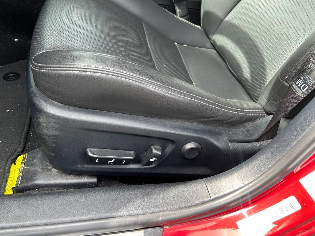 Used 2016 Lexus IS 300 AWD image 19