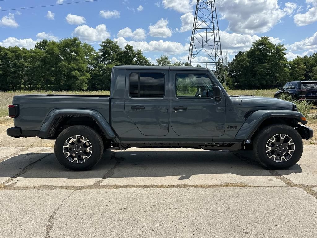 New 2026 Jeep Gladiator Sport AWD/4WD image 2