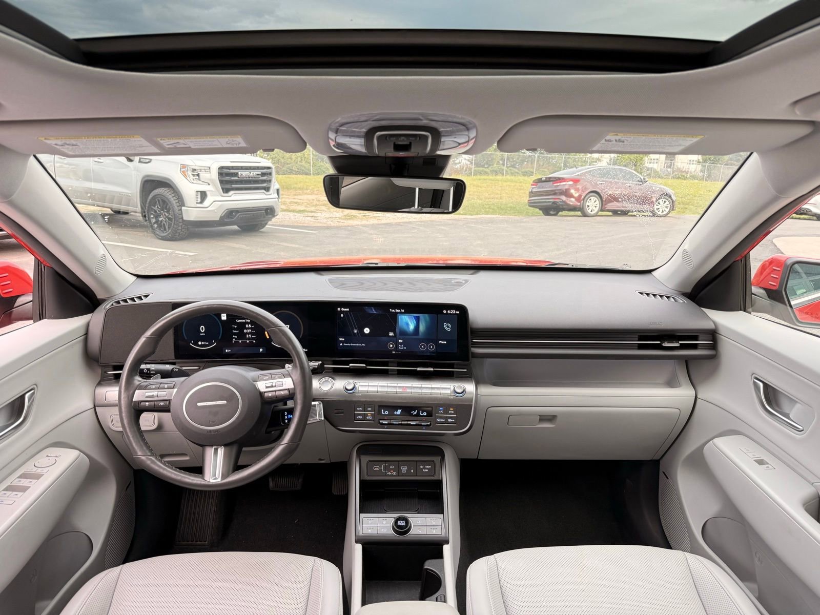 Used 2024 Hyundai Kona Limited image 16