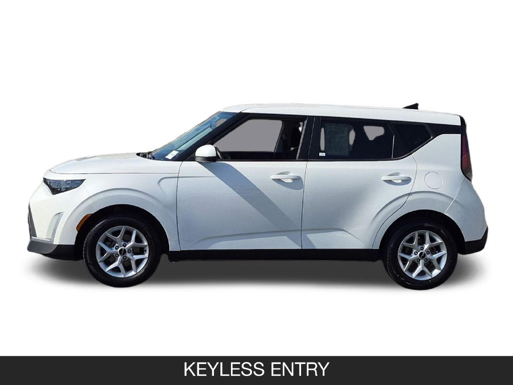 Used 2024 Kia Soul LX w/ LX Technology Package FWD image 5