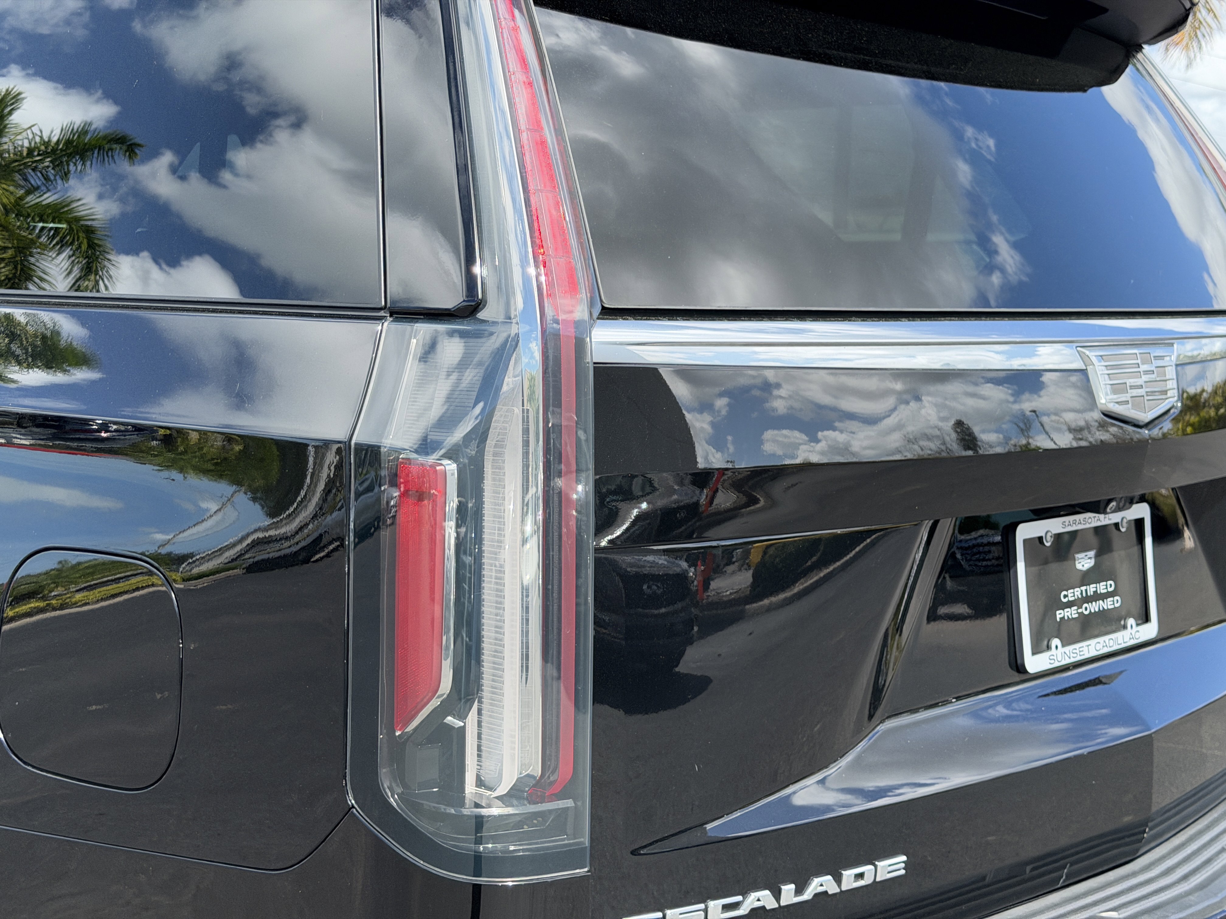 Certified 2023 Cadillac Escalade Premium Luxury Platinum w/ LPO, Radiant Package image 9