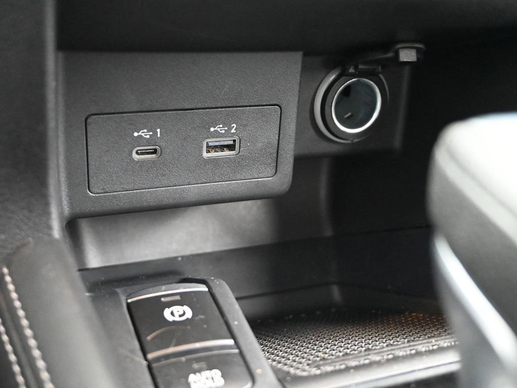 Used 2024 Nissan Kicks SV image 19