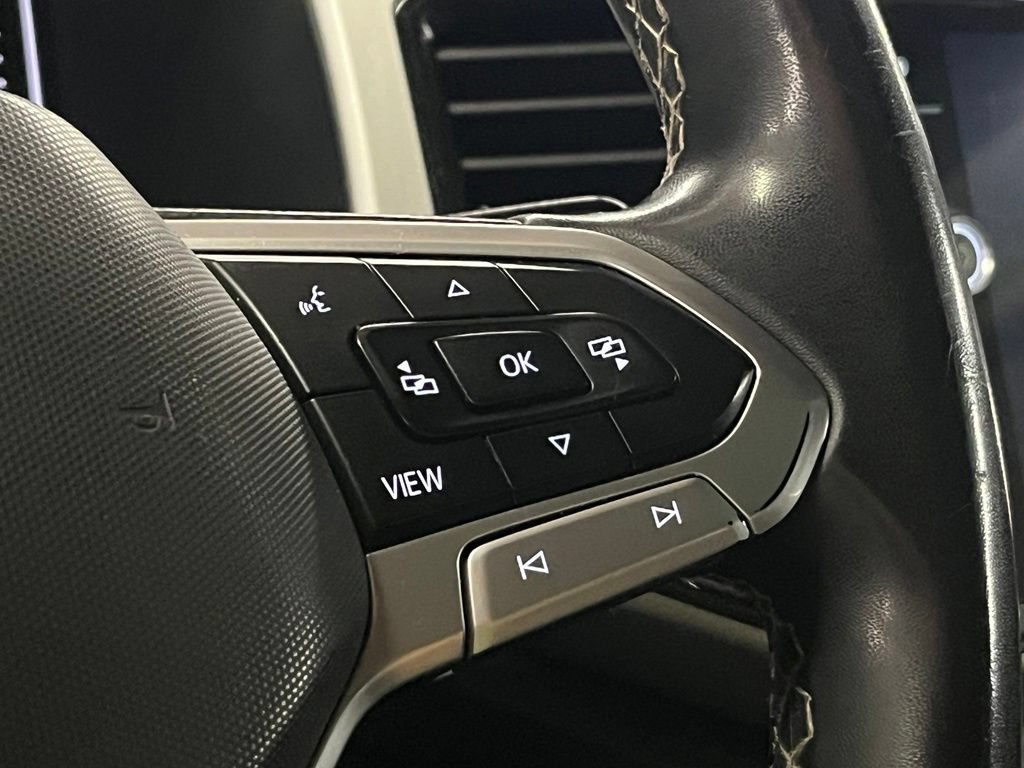 Certified 2022 Volkswagen Atlas Cross Sport SE w/ Panoramic Sunroof Package AWD/4WD image 24
