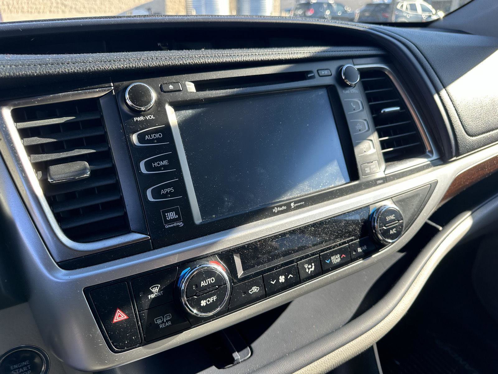 Used 2015 Toyota Highlander Limited w/ Driver Technology Package image 12