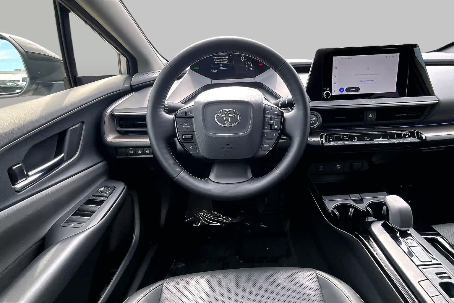 Used 2025 Toyota Prius XLE FWD image 6