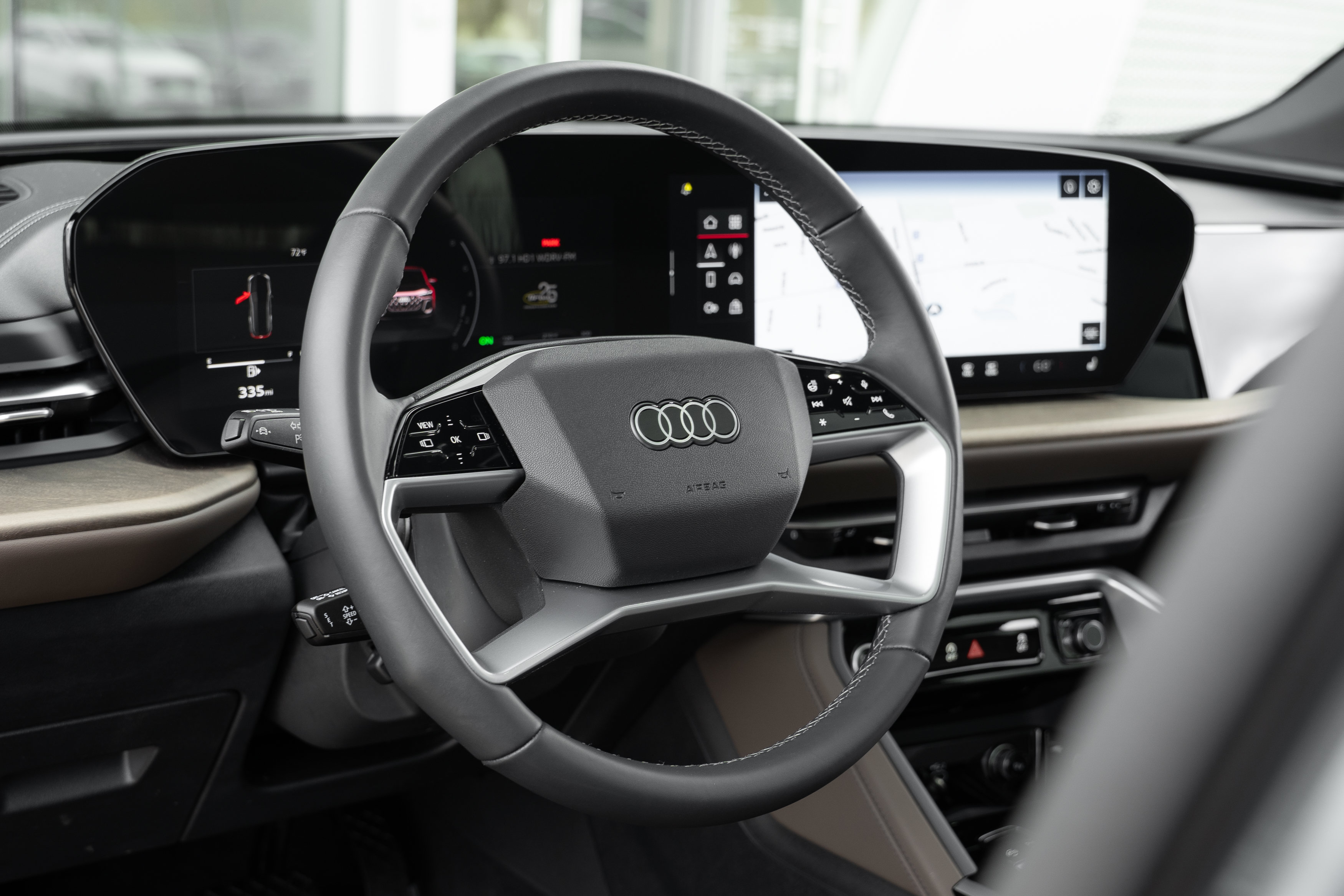 Certified 2025 Audi Q5 Premium w/ Convenience Package AWD/4WD image 11