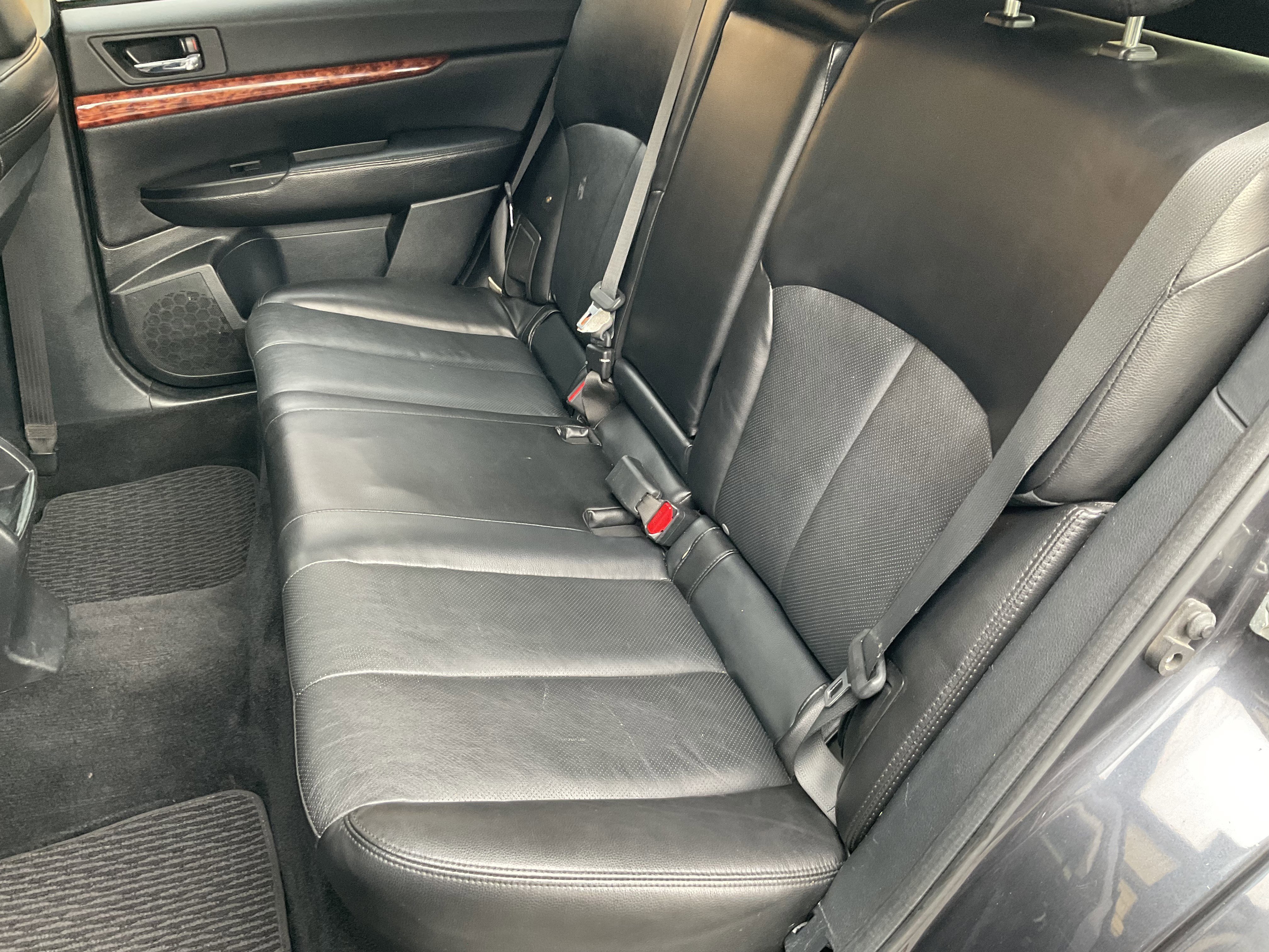 Used 2010 Subaru Outback 2.5i Limited image 35