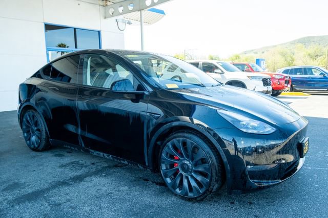 Used 2023 Tesla Model Y Performance image 3